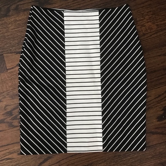 Women’s Torn by Ronny Kobo Striped Mini Skirt - Picture 10 of 10